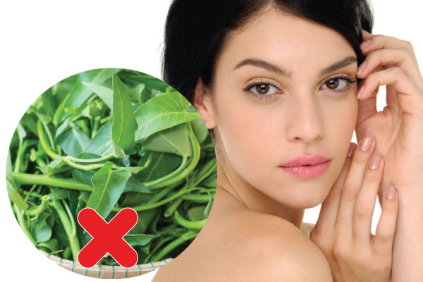 Sau cắt mí mắt nên kiêng ăn rau muống cho đến khi vết cắt hoàn toàn ổn định