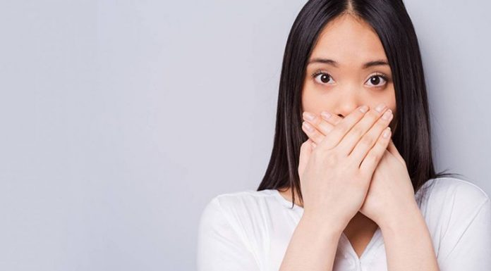 Sự xuất hiện của sùi mào gà ở lưỡi gây ảnh hưởng đến khả năng giao tiếp và sinh hoạt của người bệnh